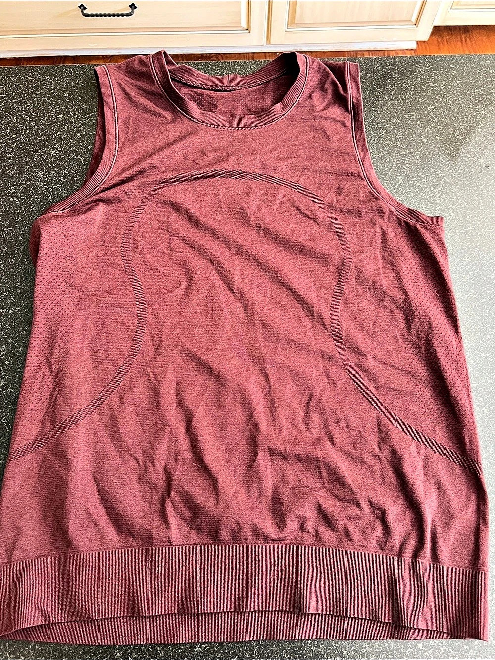 lululemon women’s Swiftly Relaxed Tank Top *Hip Length maroon